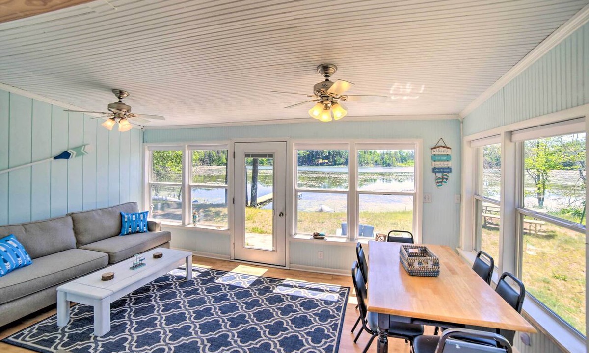 Brazeau Cottage | Lakefront Wisconsin Cottage w/Dock & Hot Tub!