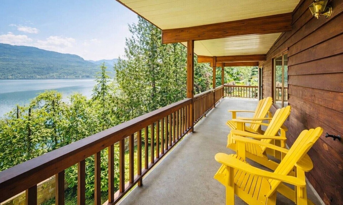 Ainsworth Hot Springs House | Lakeside 8-Bed Retreat | Game Room | Hot Springs
