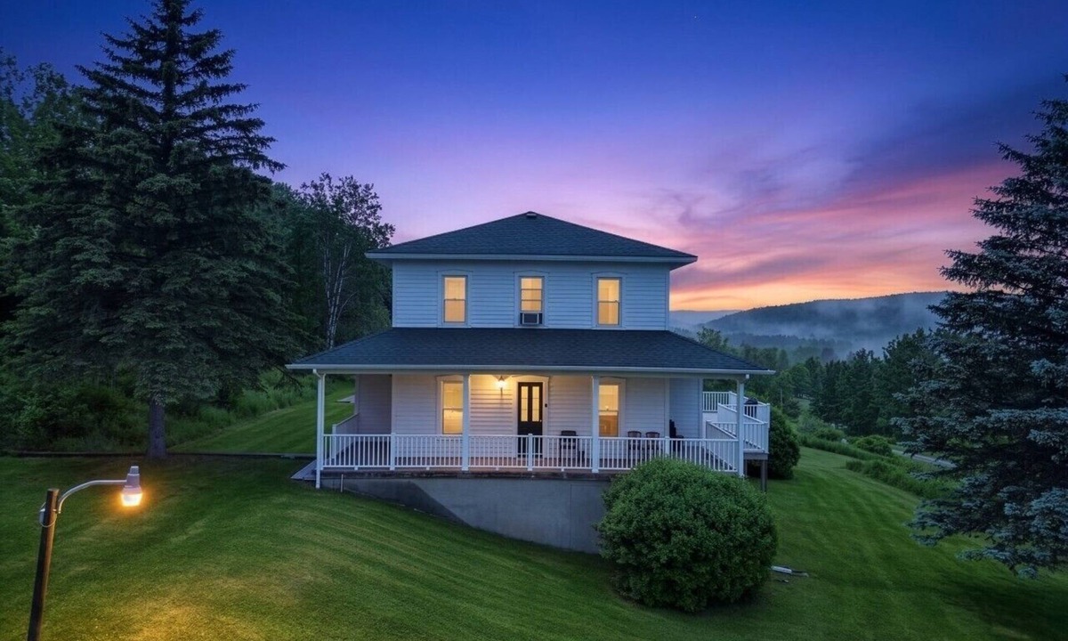 Millerton Apartment | Lakeview Retreat w Deck & Fire Pit