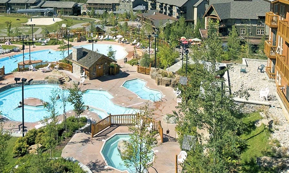 Panorama Condo | LARGE 3-Br 3-Ba | Ski In/Out | Pool & Hot Tubs | Central Upper Village Location