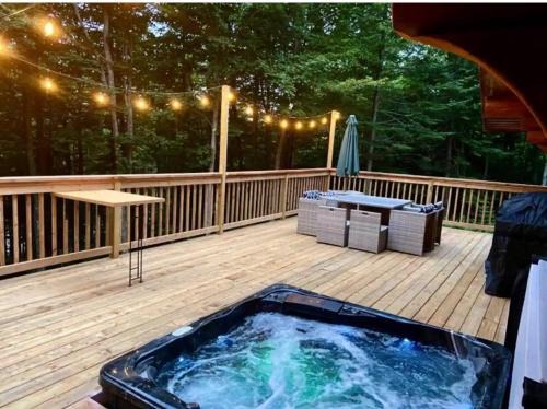 Saint-Gabriel-de-Valcartier Ski Chalet | Le Rondin, Chalet en bois rond avec spa