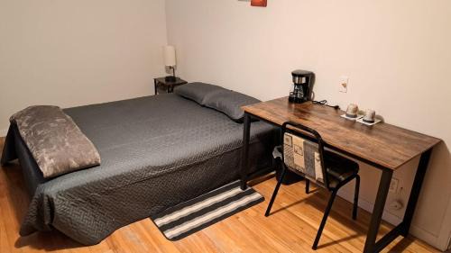 Edmundston House | Le1226-Private Room 5 with Free WIFI and Parking