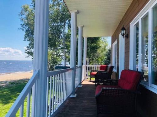 St. Felicien Ski Chalet | Les Quatre Vents - Lakefront & Private Beach