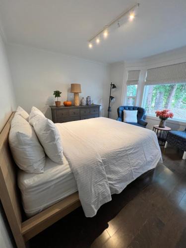 Regional District of Nanaimo House | LF Guesthouse