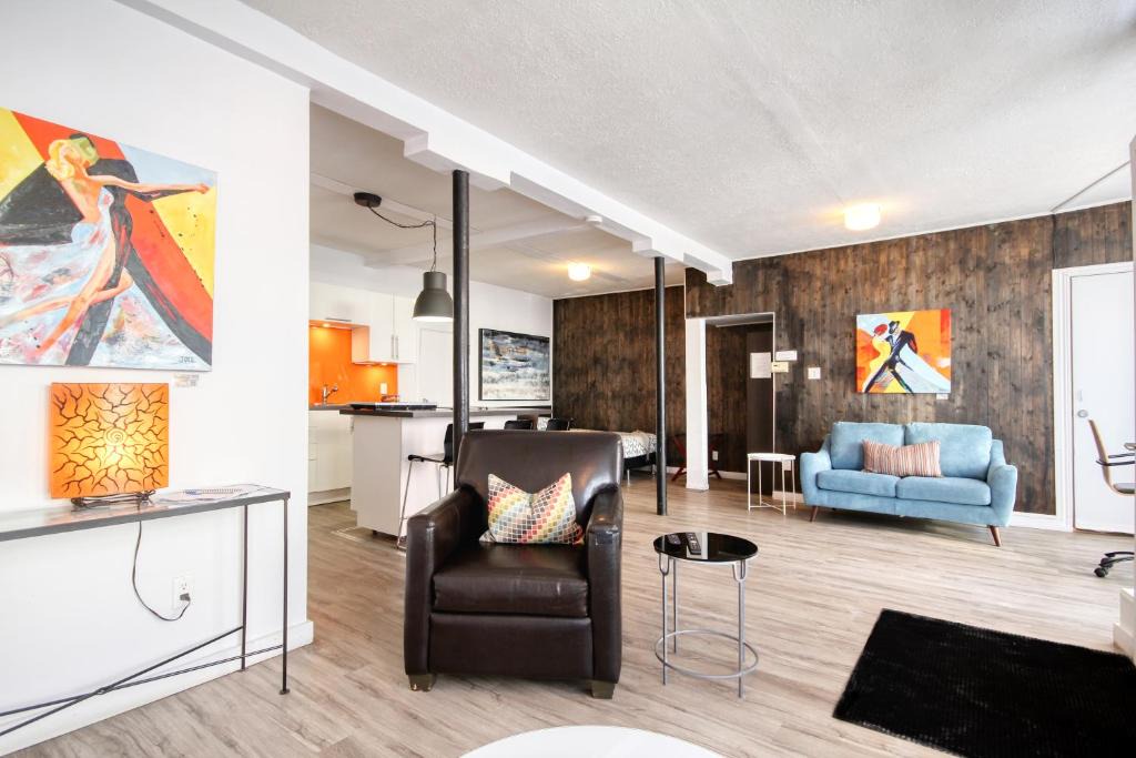 Saint-Roch Apartment | Loft de l'Antiquaire by Hébergements DCL