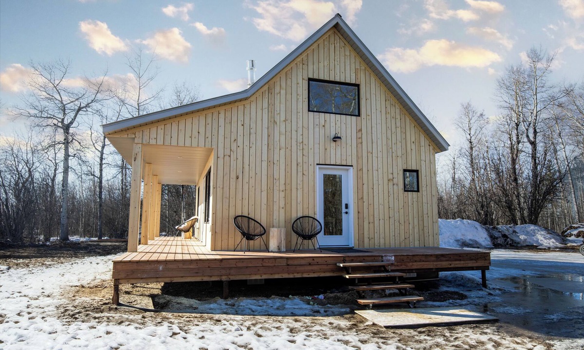 Northern Alberta Cabin | Lucious Cabin Retreat near Wembley