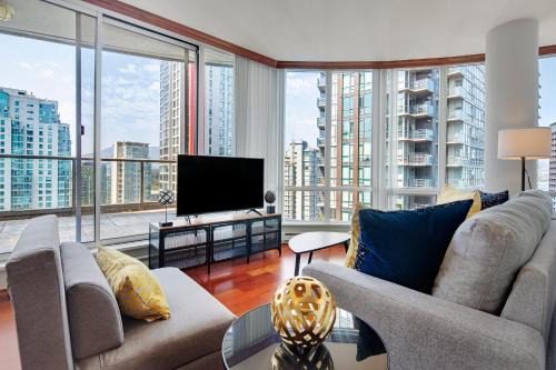 Coal Harbour Apartment | Luxury 2BR Designer Apartment In The Heart Of Downtown!
