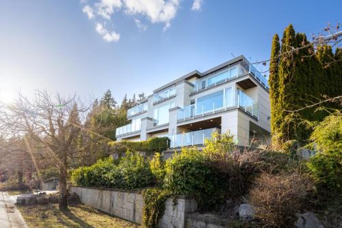 West Vancouver House | Luxury 6BR West Van Villa - Sky-High Ocean Views