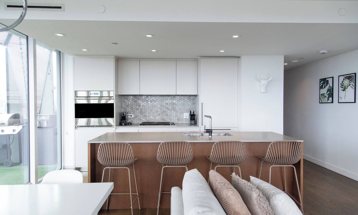 Davie Village Condo | Luxury Heart of Downtown Sunset & Firepit Vibes
