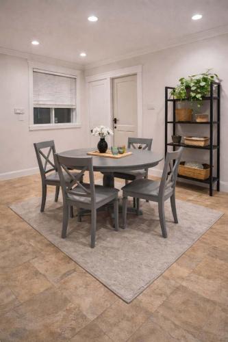 Dunbar House | Luxury New 2BR Private Suite In Vancouver West Full Kitchen
