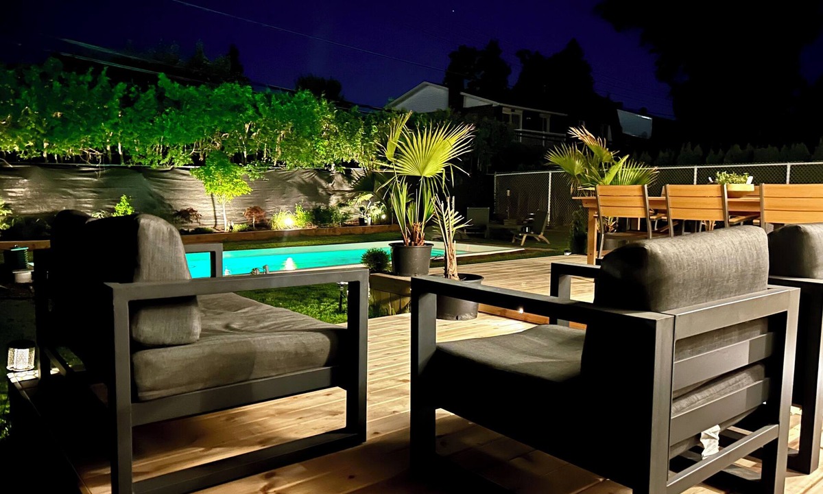 Dollard-des-Ormeaux House | Luxury Retreat w/Outdoor Pool & Dream Kitchen