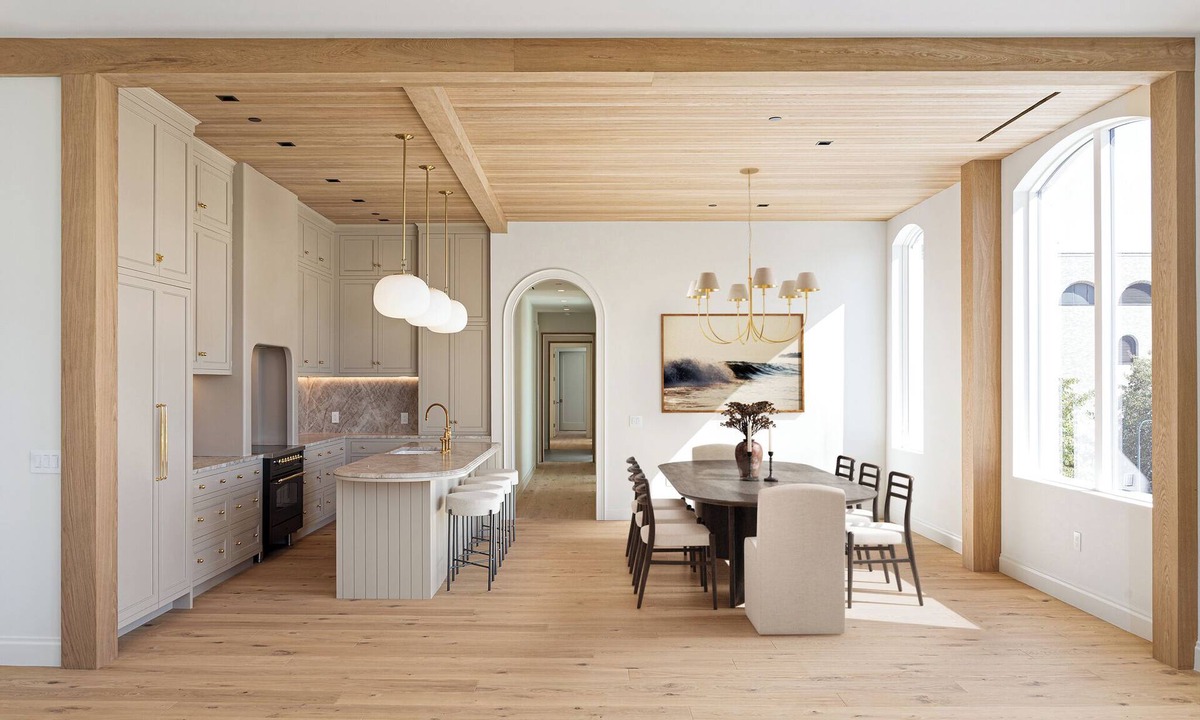 Traverse City Condo | Luxury Traverse City Penthouse w/Private Rooftop