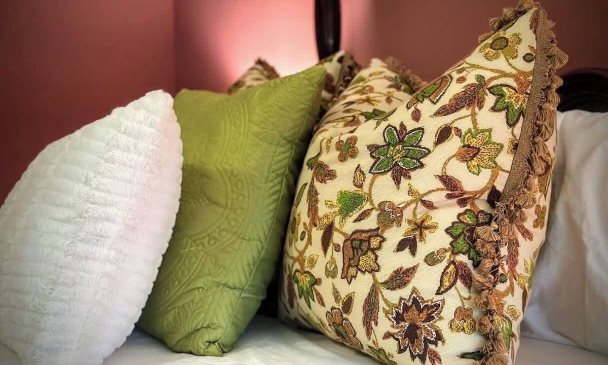 Oswego Bed & Breakfast | Magnolia Suite- The Belvedere Inn