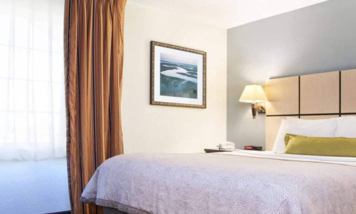 Southfield Hotel | MainStay Suites Southfield-Detroit