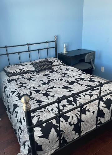 Marpole Apartment | Marine Dr Station Room in a House Share with A host