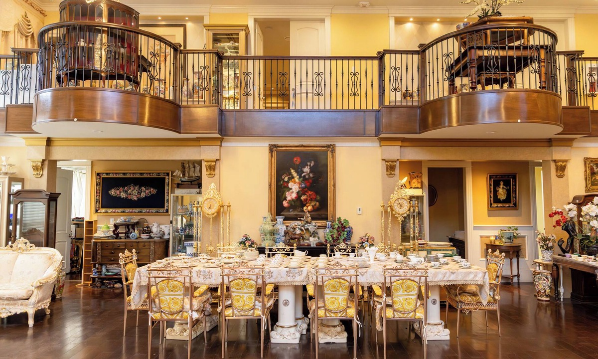 Richmond House | Massive Luxury Estate Mansion with Indoor Pool, Gym & AC