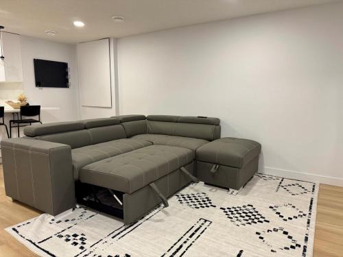 Northeast Edmonton Apartment | MLK Stay New 2BR Suite Near River Trails, Golf & Henday
