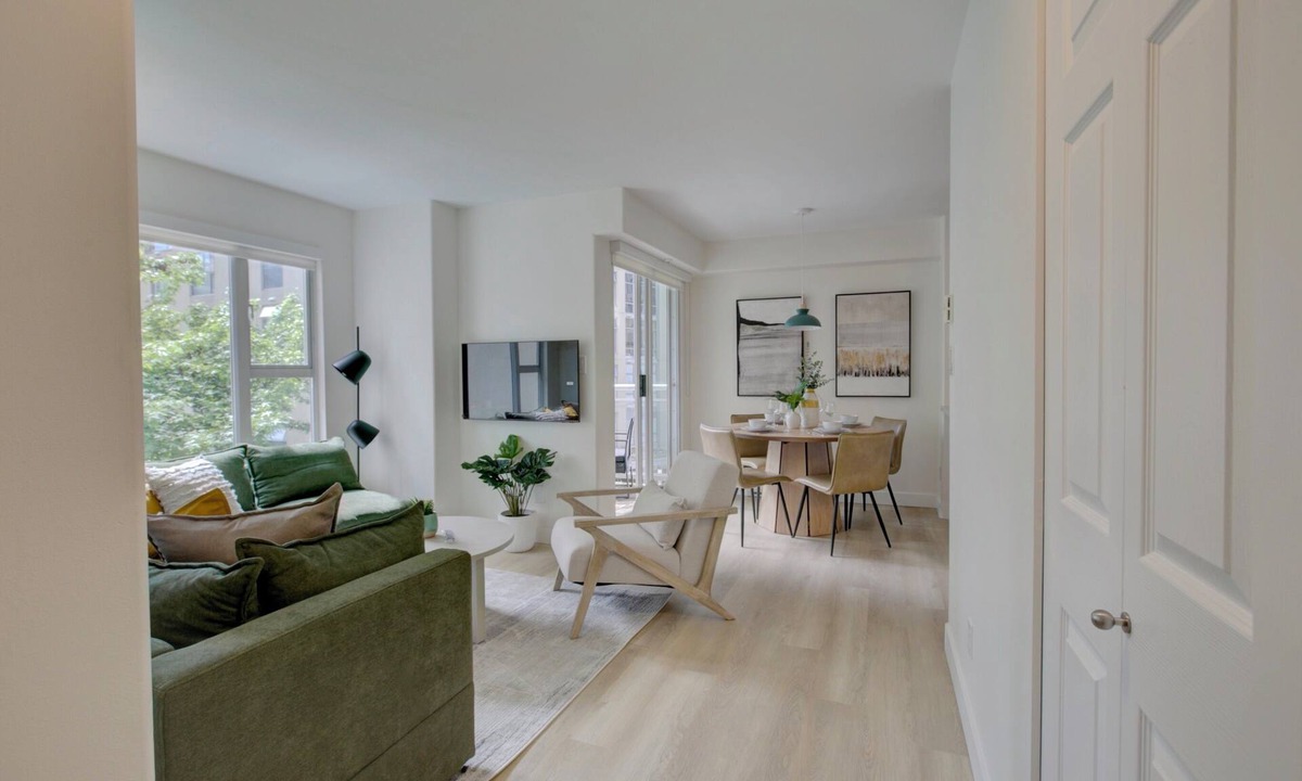 Downtown Vancouver Apartment | Modern 2-Bed, 2-Bath Urban Oasis in Downtown Vancouver