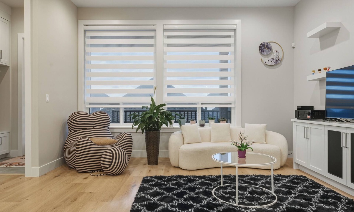 Surrey House | Modern 3BR 3.5BA Family Home in South Surrey