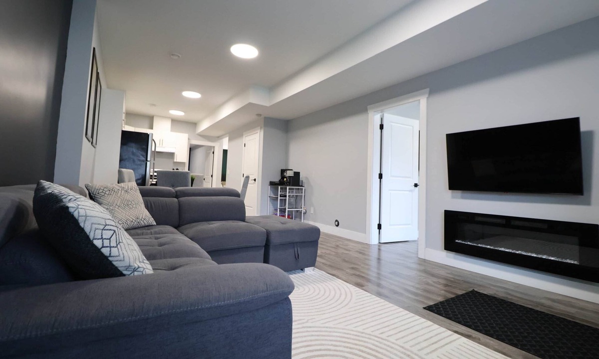 Mission House | Modern 3BR w/Patio + Fireplace | Self Check-in