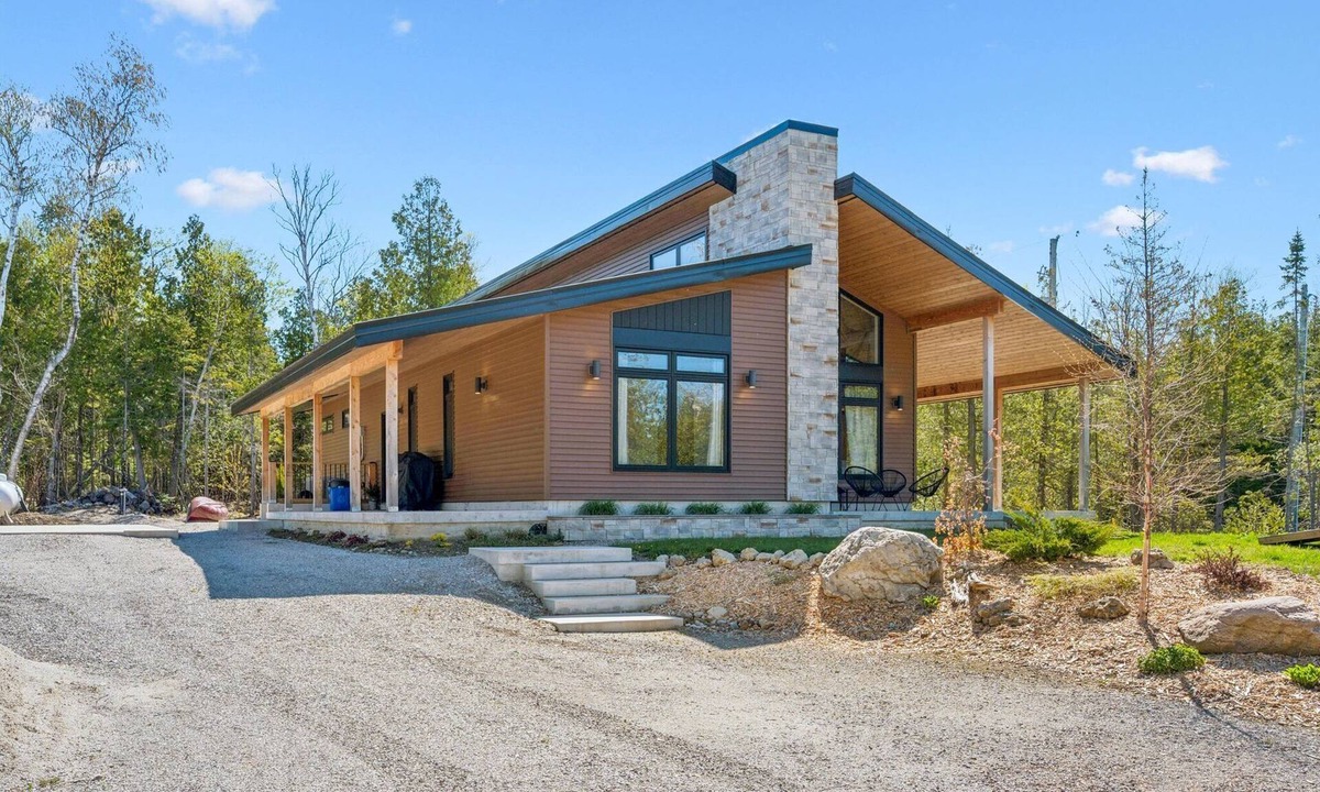 Northern Bruce Peninsula House | Modern | 4-Bedroom | Lake Huron | AC