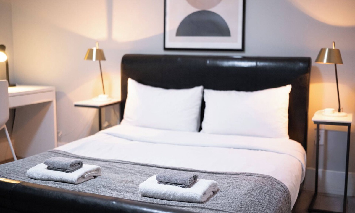 Delta House | Modern Comfort 2BR in Delta - Near Parks & Shops
