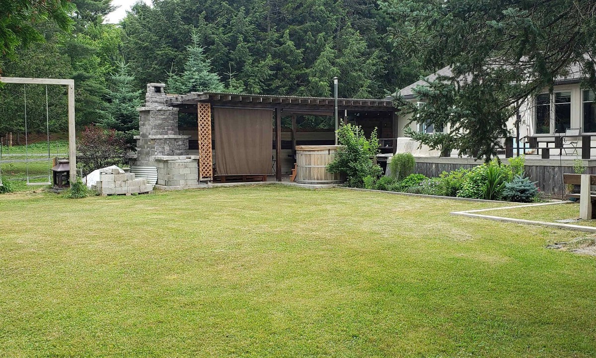 Potton Ski Chalet | Modern Comfort | Les Balançoires