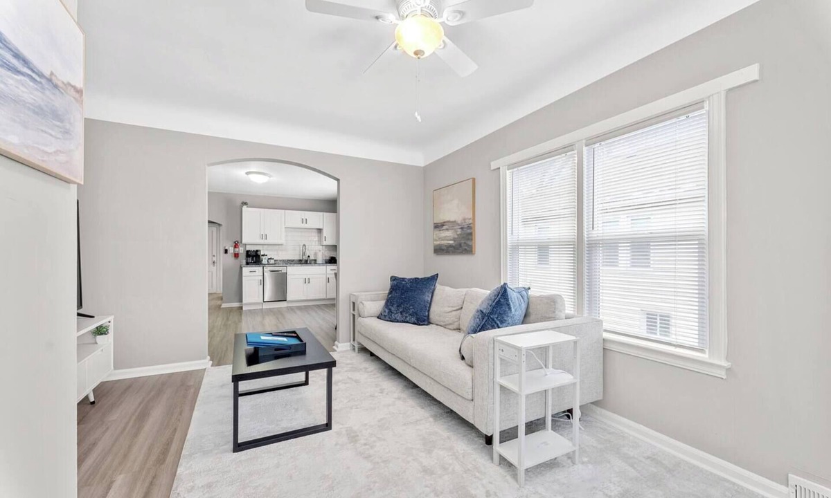 Wyandotte Apartment | Modern Downtown Getaway 1 Queen Bed 1 Bath 65` TV