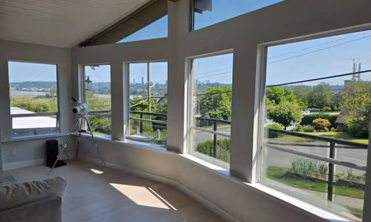 Sappertown House | Modern House with Epic Views and Hot Tub