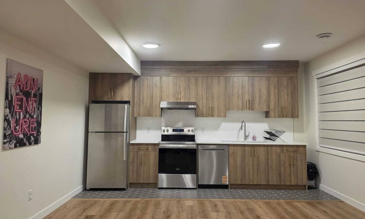 Chestermere Apartment | Modern & Spacious Suite close to Lake with Hot tub and Free Parking!