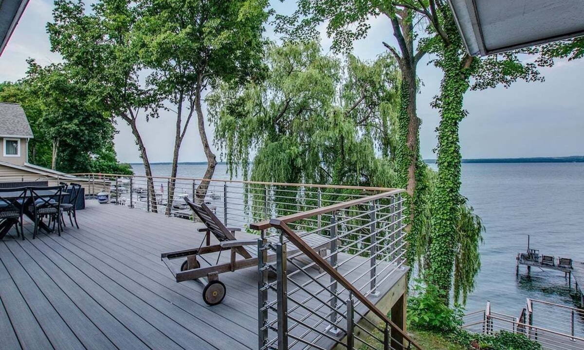 Town of Torrey House | Moon Dance: 4 bedroom private lake home on Seneca Lake