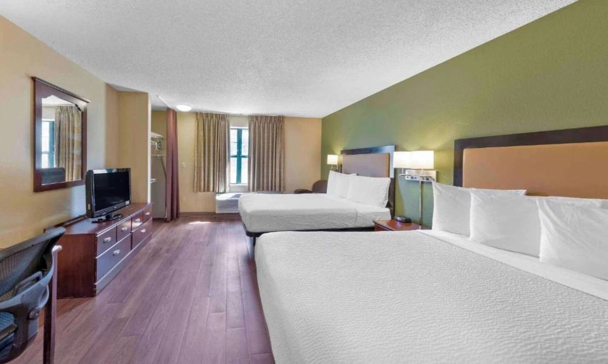 Rochester Hotel | Motel 6 Suites Rochester Henrietta, NY