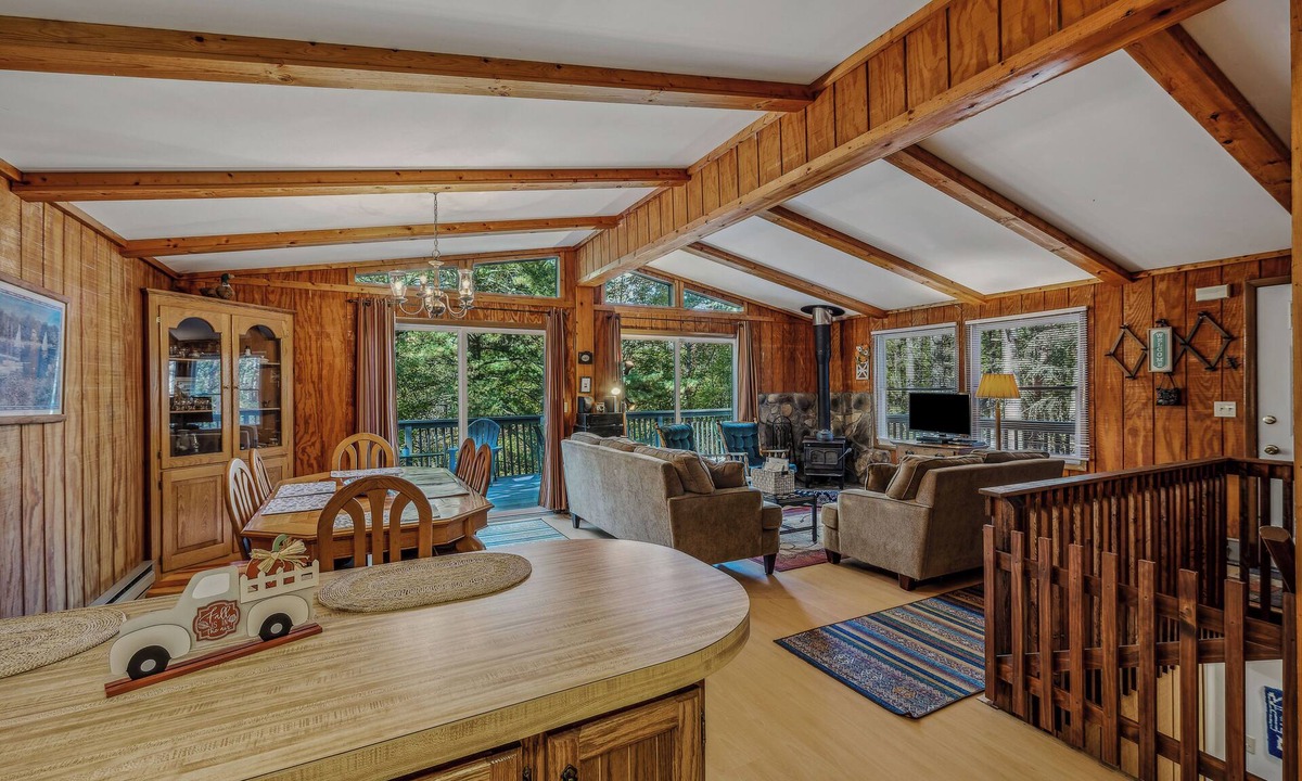 Berkeley Springs House | Mountain View Hideaway- A Fun Time Away!