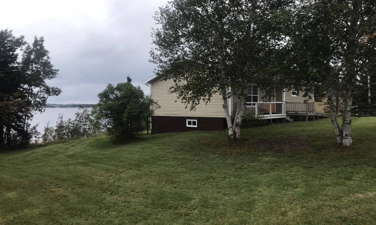 Birchy Bay House | Nan & Pop's Waterfront Retreat, Offering a breathtaking view of the bay!