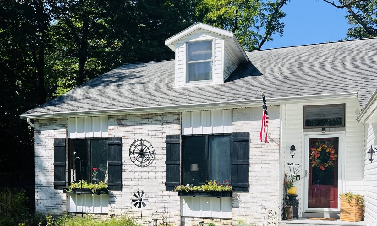 Painesville House | Nature and Wine Lover’s Paradise—5BR Home with Hot Tub, Sauna & Creek.
