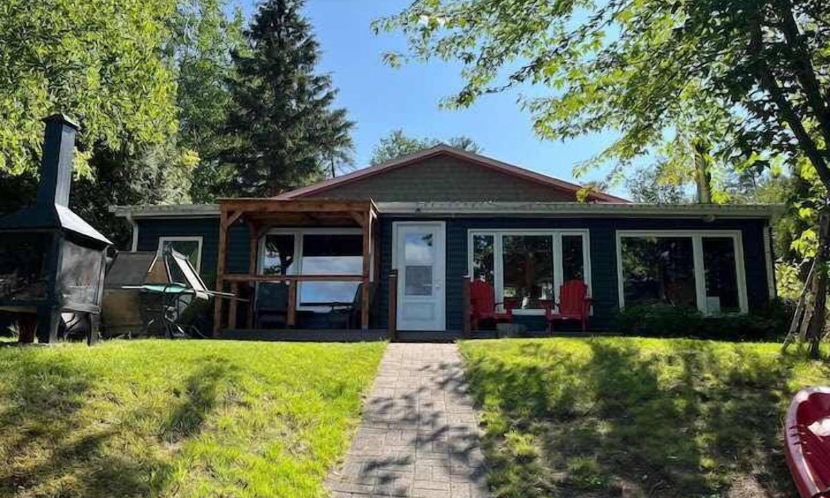 Saint-Honore Ski Chalet | Nature, Comfort & Lake Access | Le St-Ho