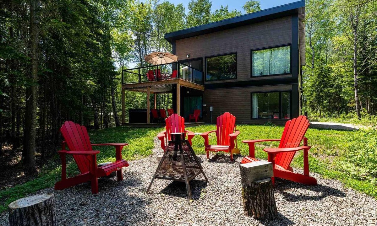 Baie-St-Paul Ski Chalet | Nature de Charlevoix 7: Nature Views & Hot Tub