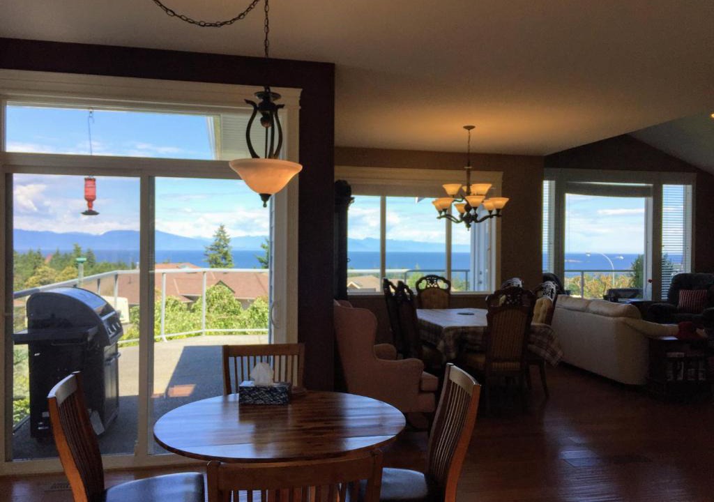 Regional District of Nanaimo House | NeckPoint Treasure BNB