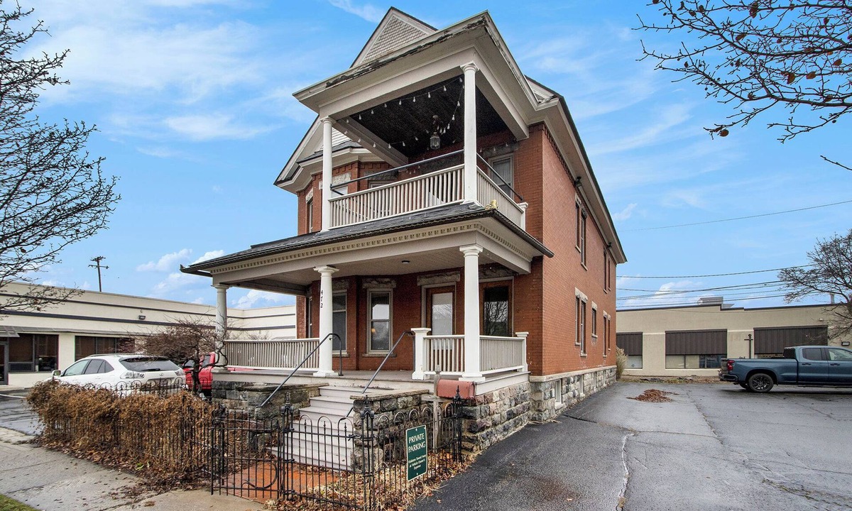 Central Business District Apartment | NEW Charming 2nd Floor Victorian Flat in Downtown Kalamazoo