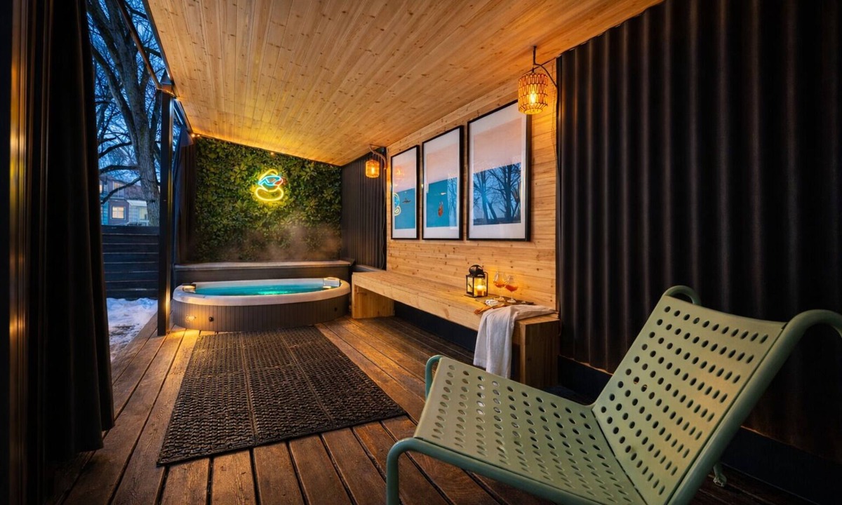 Northeast Edmonton House | New, Climbing loft, hot tub, 2 King, House is Experience, Family Friendly!