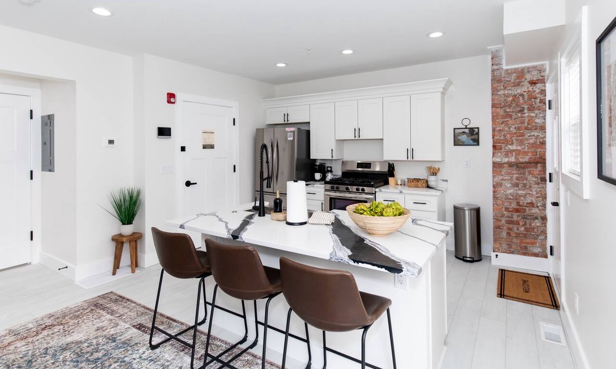 Sandusky Condo | NEW! Inn at Fulton Units 2 & 3