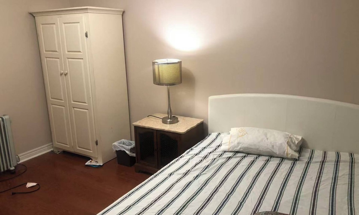 Vaughan House | Newly Renovated Bright Suite in Quiet Neighborhood, Convenient