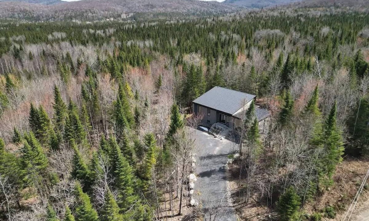 Notre-Dame-de-la-Merci Ski Chalet | Nordik Nara, Pet-Friendly