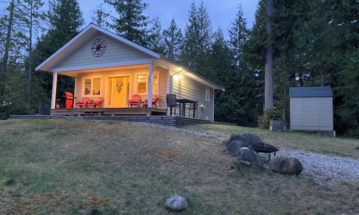 Gibsons House | North of Soames Hill Cabin