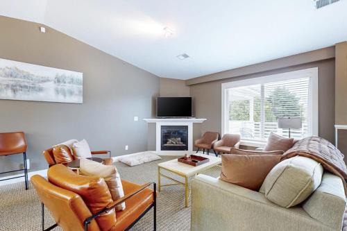 Douglas House | Northern Light Condominiums: Jack's Perch