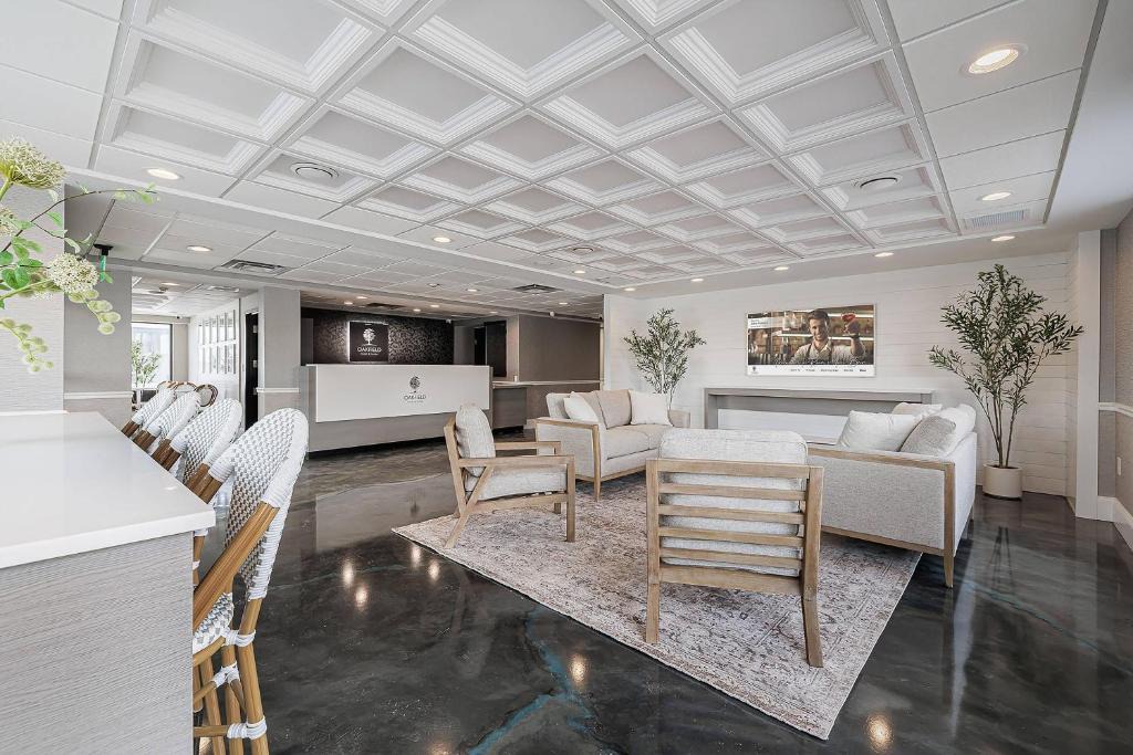 Rochester Hotel | Oakfield Hotel & Suites Rochester, an Ascend Collection Hotel