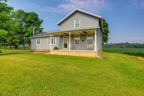 New Haven  Huron County House | Ohio Farmhouse Retreat w/Fire Pit & Patio