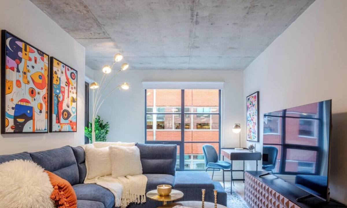 Cite Multimedia Apartment | Old Port Luxe Stay | Rooftop Pool, Gym & Parking