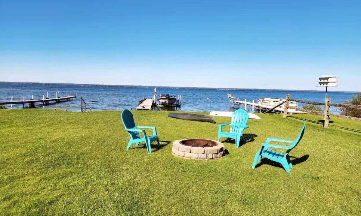 Bridgeport House | Oneida Lakeside Retreat