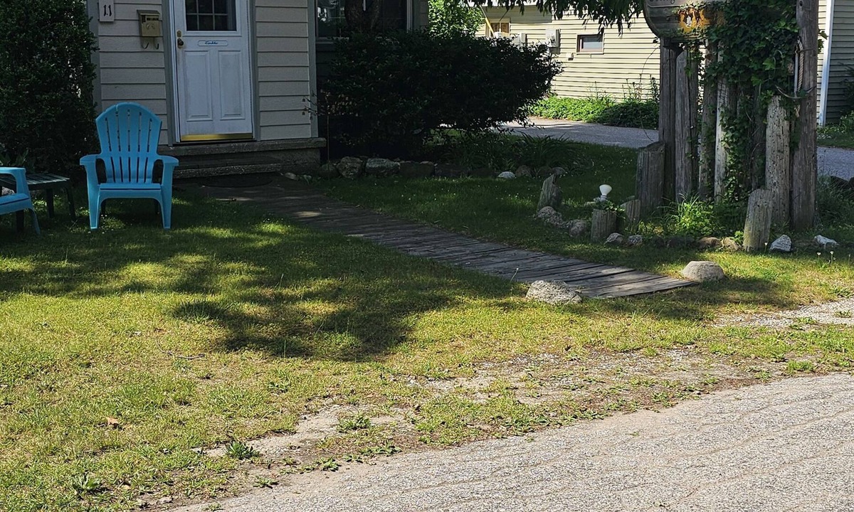 Ludington Cottage | Our Parkview Cottage - 1 block from Stearns Beach Ludington
